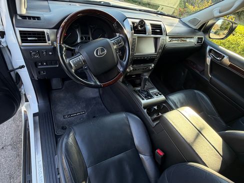 Used 2017 Lexus GX 460 Premium w/ Premium Package AWD/4WD image 16