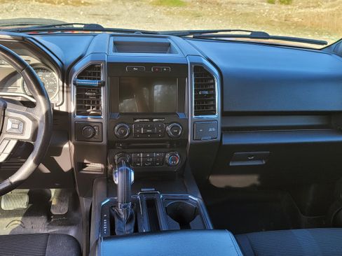Used 2016 Ford F150 XLT w/ Equipment Group 302A Luxury image 13
