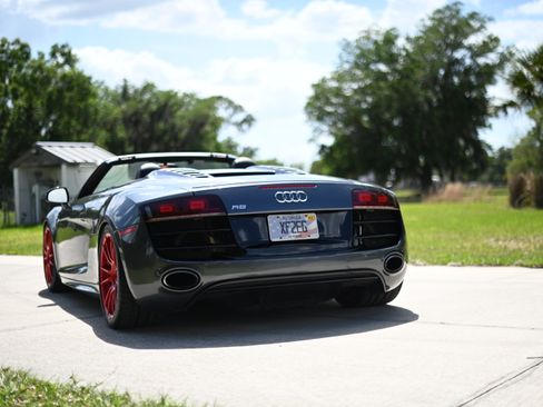 Used 2011 Audi R8 V10 image 11