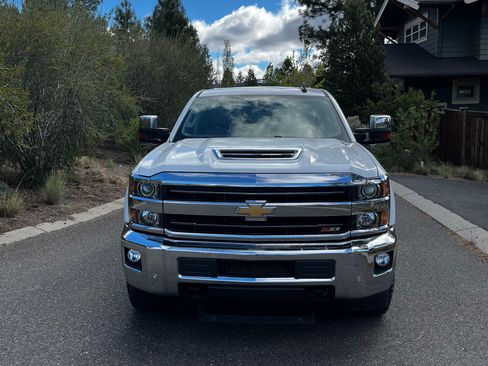 Used 2018 Chevrolet Silverado 2500 LTZ w/ Duramax Plus Package AWD/4WD image 8