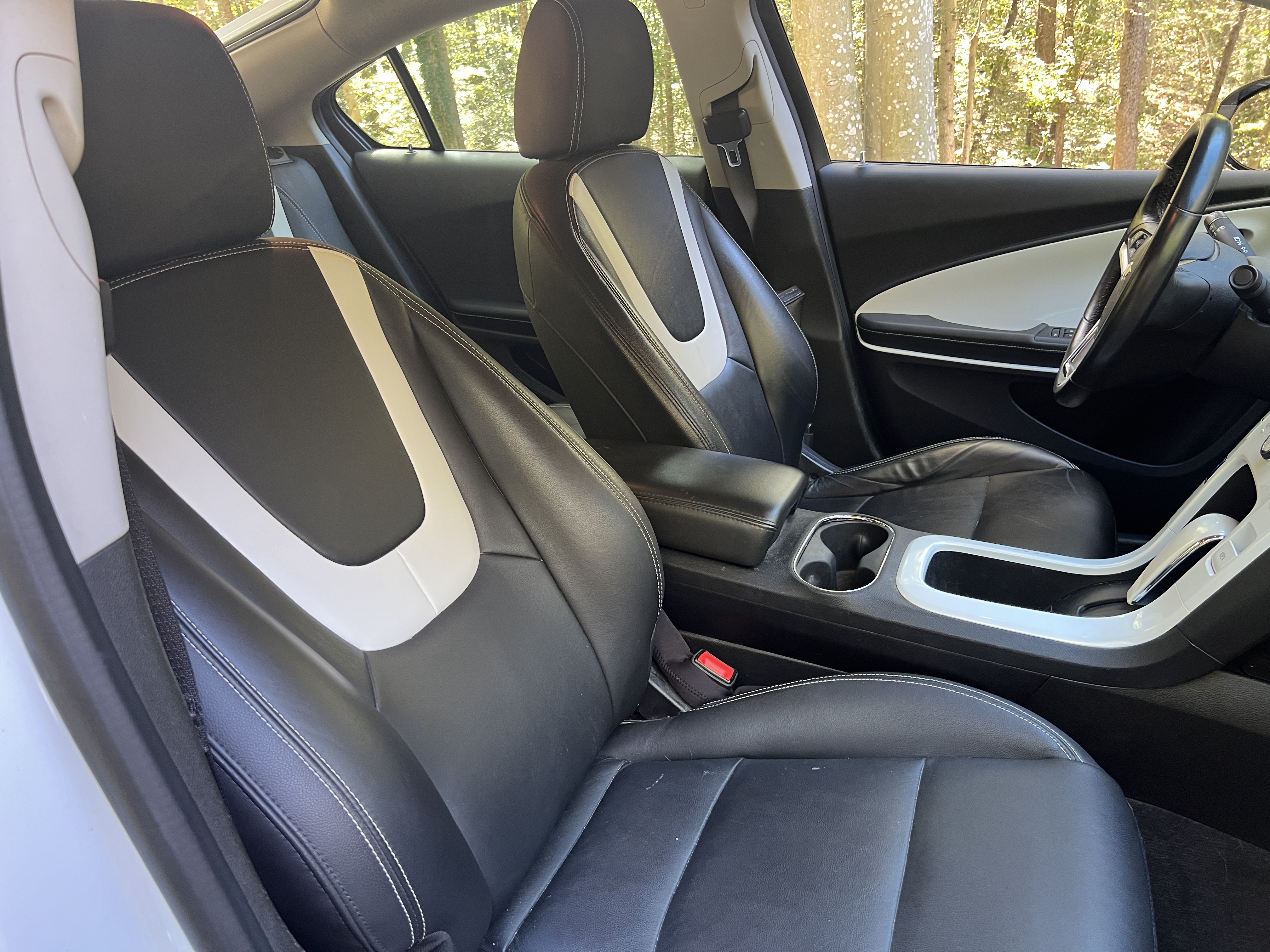 Used 2013 Chevrolet Volt Premium w/ Premium Trim Package FWD image 6