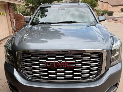 Used 2019 GMC Yukon XL Denali AWD/4WD image 5
