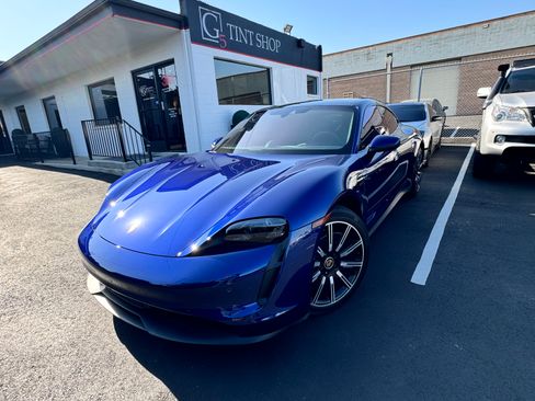 Used 2020 Porsche Taycan 4S w/ Premium Package image 4