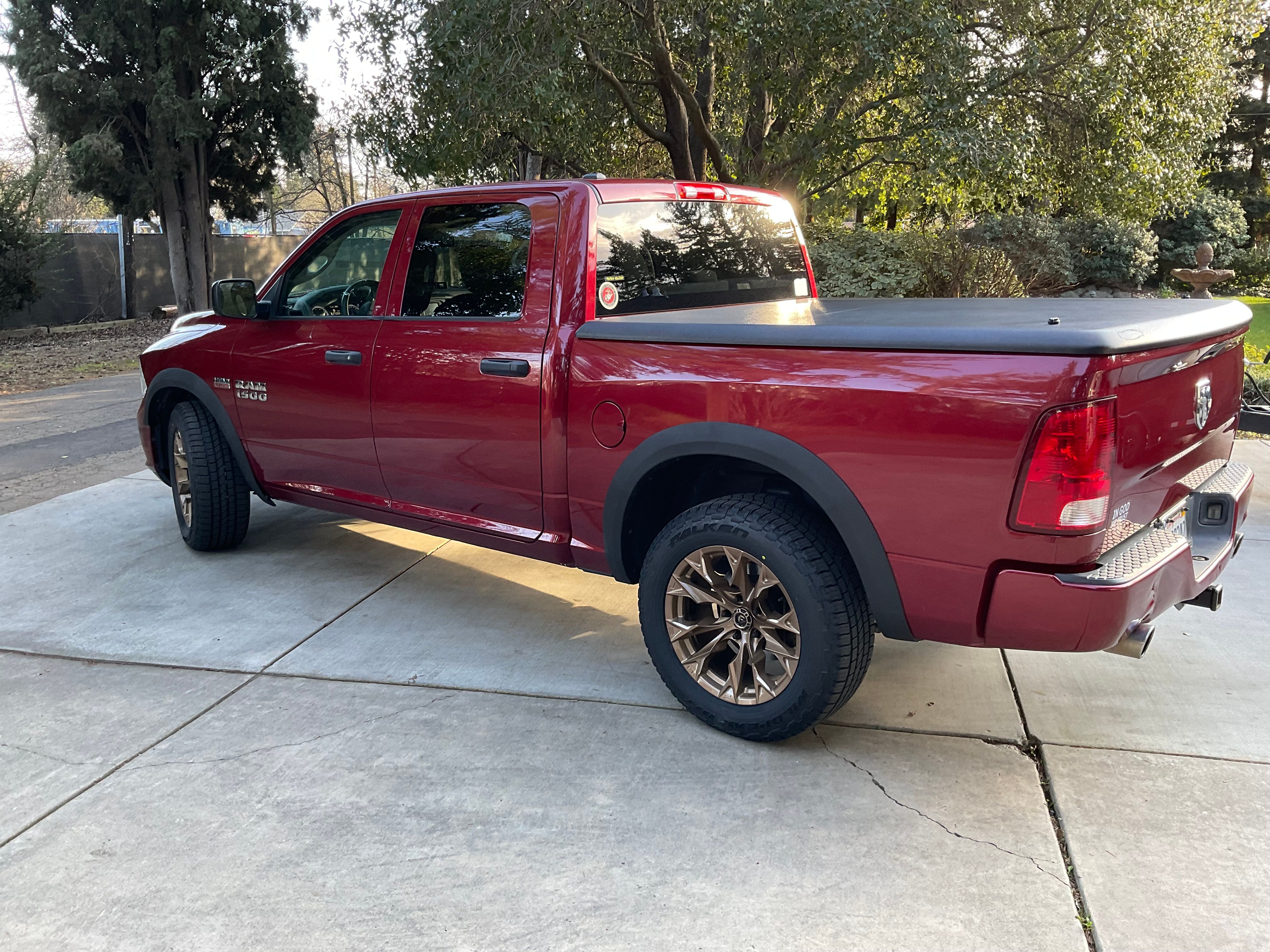 Used 2015 RAM 1500 Express RWD image 4