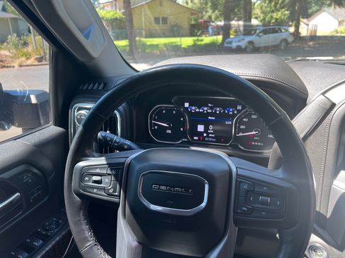 Used 2020 GMC Sierra 2500 Denali w/ Denali Ultimate Package image 16