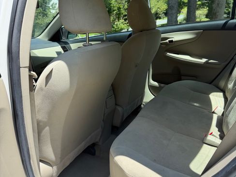 Used 2013 Toyota Corolla L FWD image 8