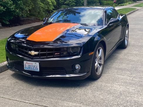 Used 2010 Chevrolet Camaro SS w/ RS Package RWD image 4