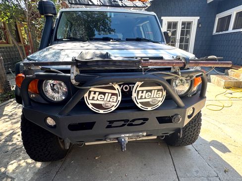 Used 2014 Toyota FJ Cruiser 4WD image 6