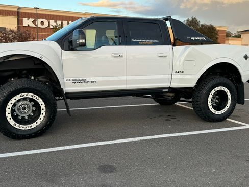 Used 2022 Ford F250 Lariat w/ Lariat Ultimate Package AWD/4WD image 4