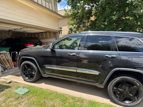 Used 2013 Jeep Grand Cherokee Limited w/ Luxury Group II AWD/4WD image 4