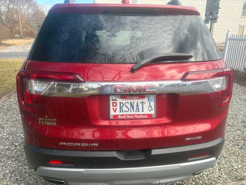 Used 2023 GMC Acadia SLE w/ Driver Convenience Package image 9