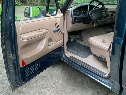 Used 1994 Ford F150 2WD Regular Cab image 24