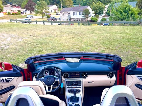 Used 2012 Mercedes-Benz SLK 350 image 8