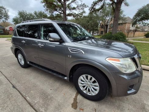 Used 2017 Nissan Armada SV image 2