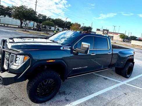 Used 2023 GMC Sierra 3500 Denali w/ Denali Ultimate Package image 2