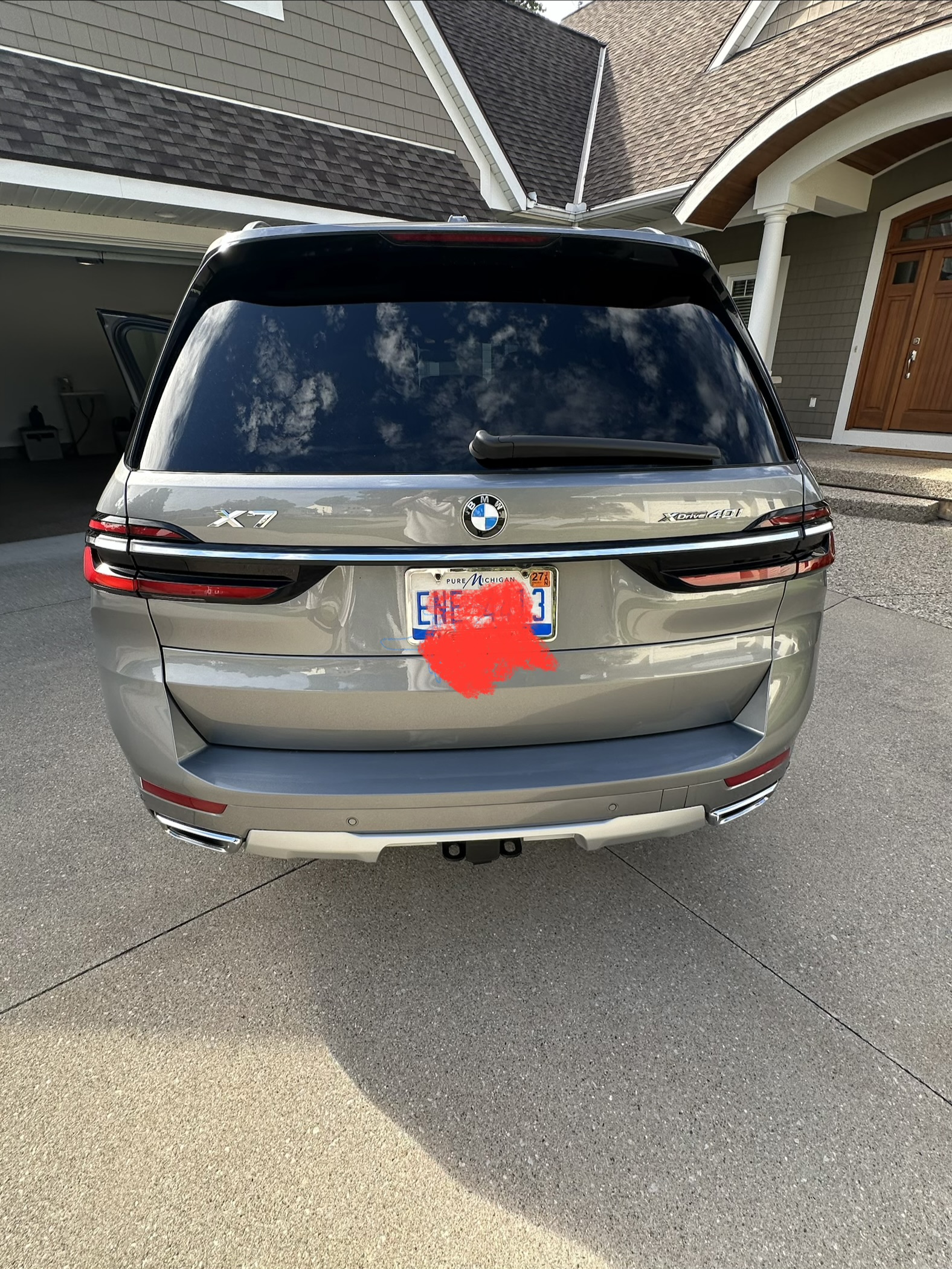 Used 2025 BMW X7 xDrive40i w/ Executive Package AWD/4WD image 2