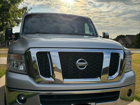 Used 2013 Nissan NV 3500 SL w/ Technology Pkg RWD image 1