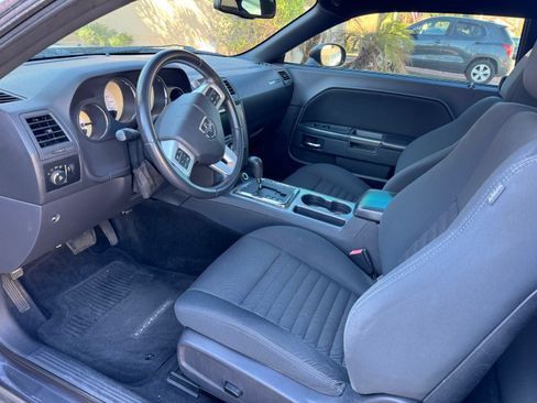 Used 2013 Dodge Challenger R/T image 5