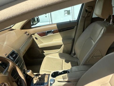 Used 2008 Mercedes-Benz C 300 Sedan image 17