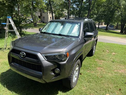 Used 2018 Toyota 4Runner SR5 Premium AWD/4WD image 6
