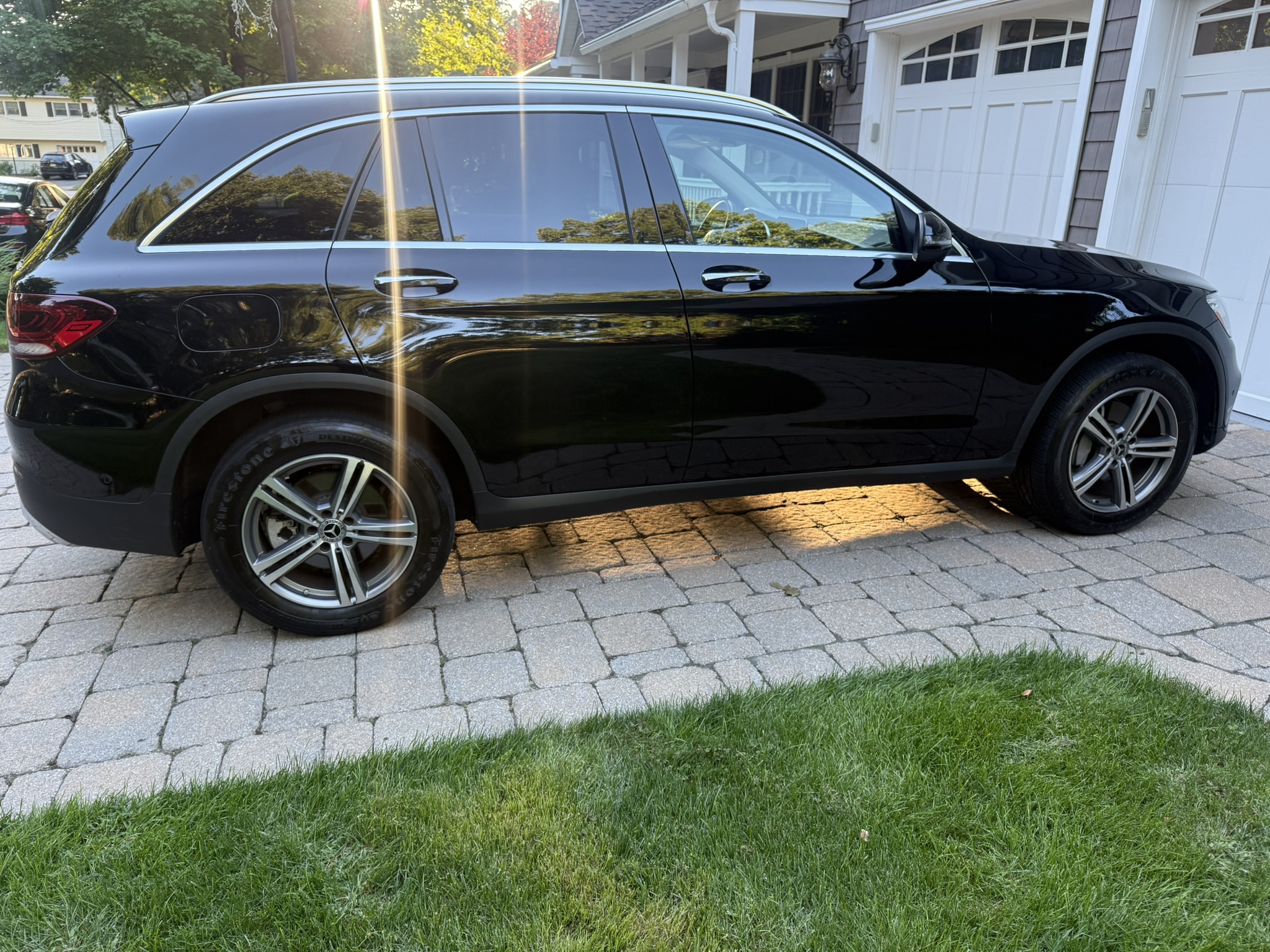 Used 2020 Mercedes-Benz GLC 300 4MATIC image 2