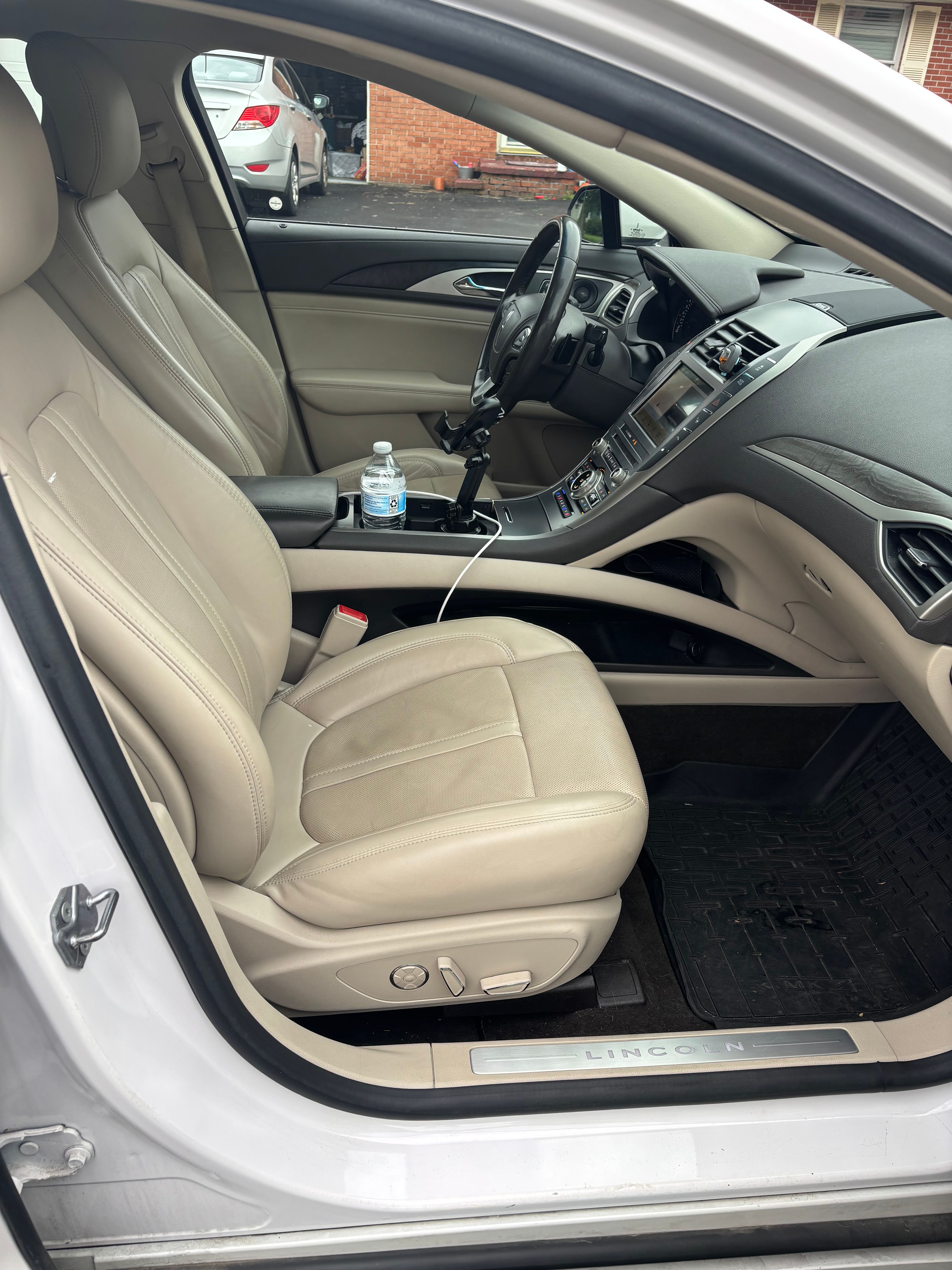 Used 2019 Lincoln MKZ Reserve AWD/4WD image 11