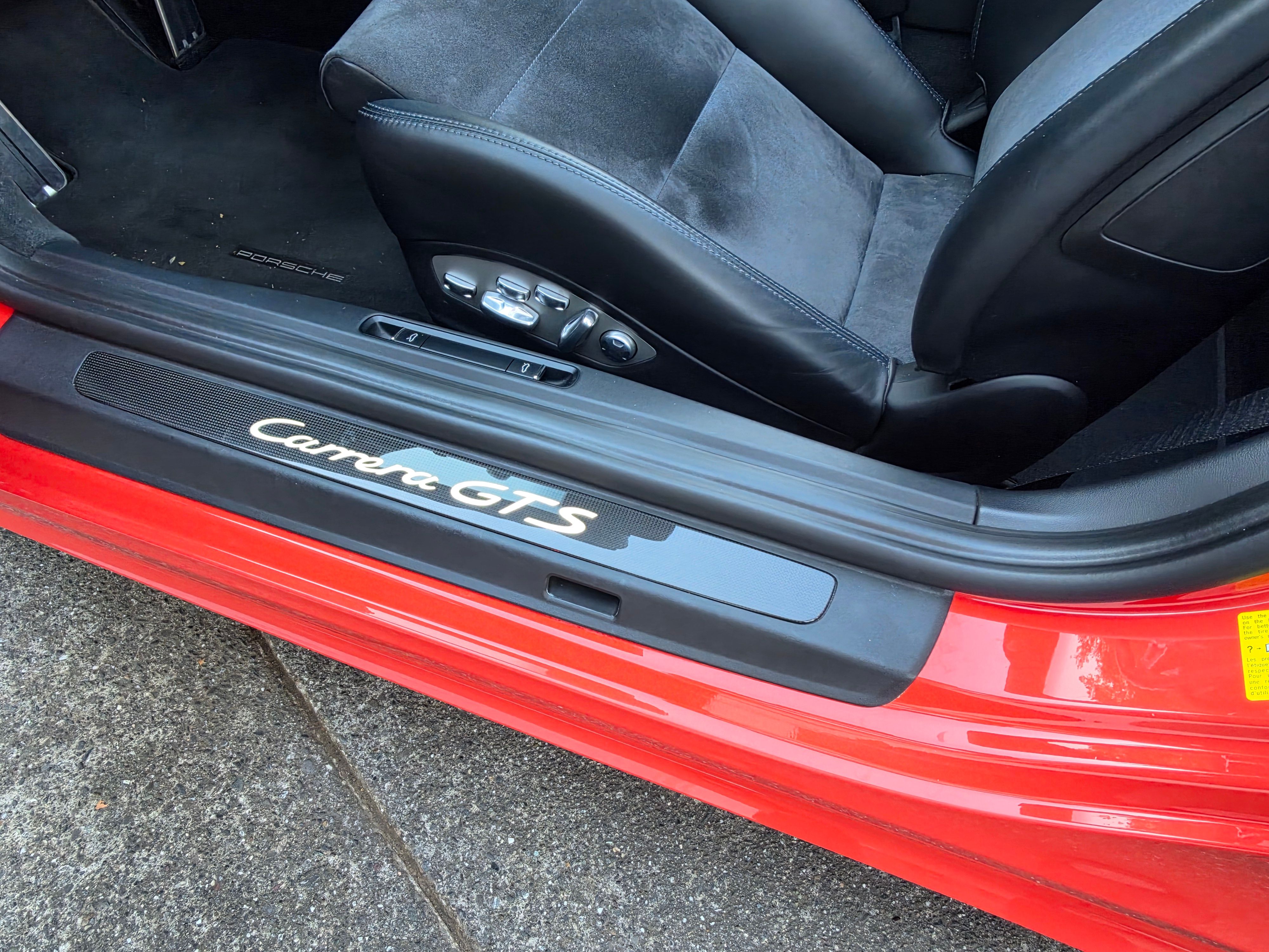Used 2016 Porsche 911 Cabriolet image 20