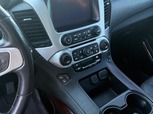 Used 2019 GMC Yukon XL SLT image 14