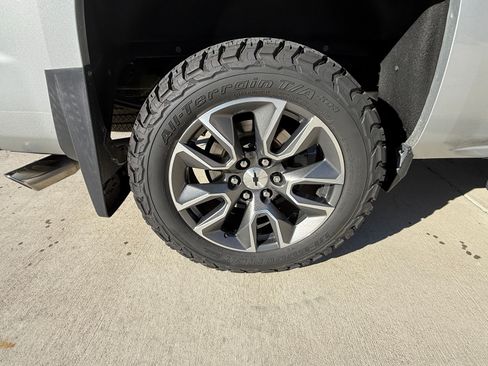 Used 2016 Chevrolet Silverado 1500 LTZ Z71 w/ LTZ Plus Package image 11