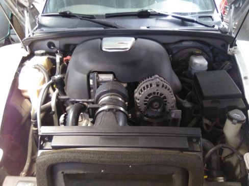 Used 2005 Chevrolet SSR w/ Preferred Equipment Group RWD image 5
