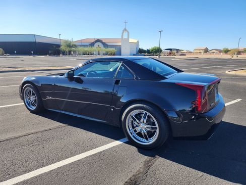 Used 2008 Cadillac XLR image 9