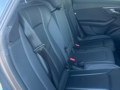 Used 2019 Audi Q8 Premium w/ Convenience Package image 12