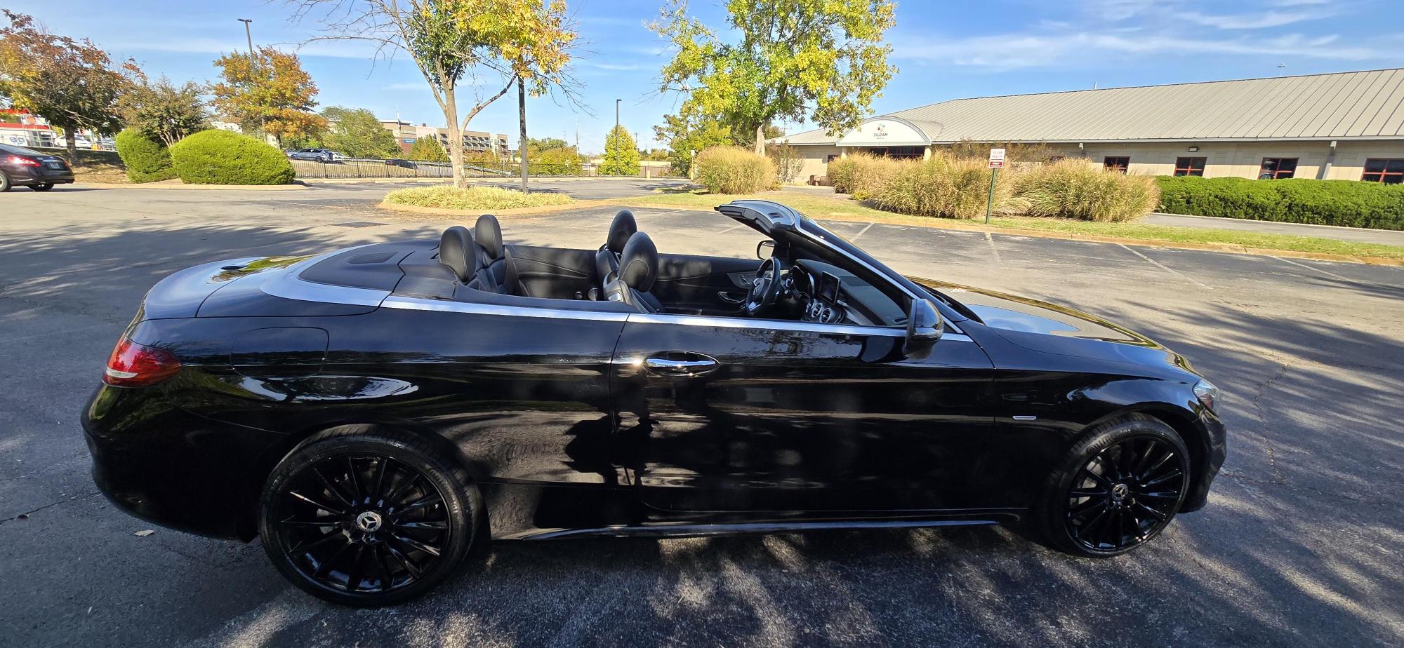Used 2018 Mercedes-Benz C 300 4MATIC Cabriolet image 2