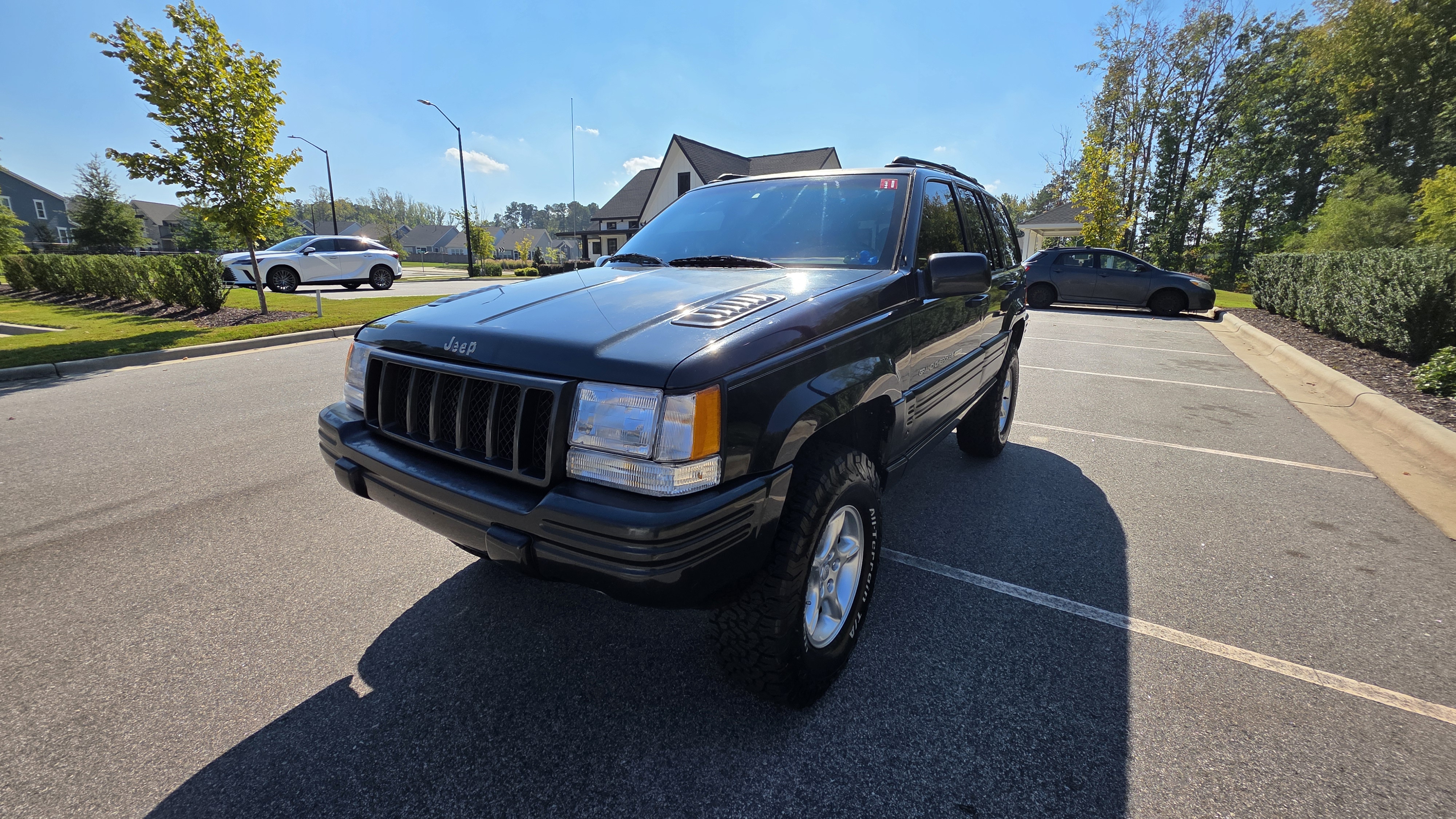 Used 1998 Jeep Grand Cherokee Limited AWD/4WD image 1