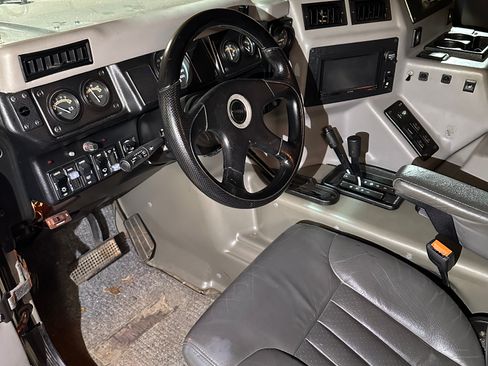 Used 1999 HUMMER H1 4-Door Wagon image 21