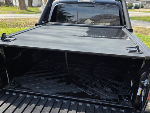 Used 2021 Toyota Tacoma Limited image 10