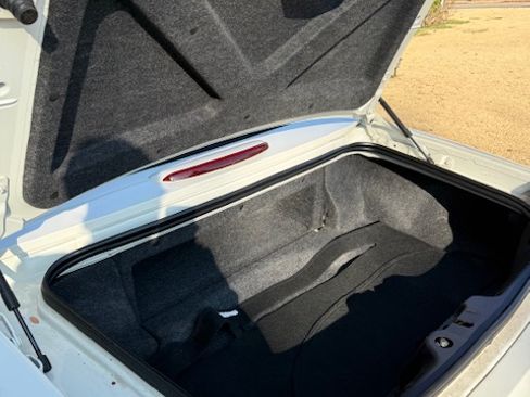 Used 2003 Ford Thunderbird image 17