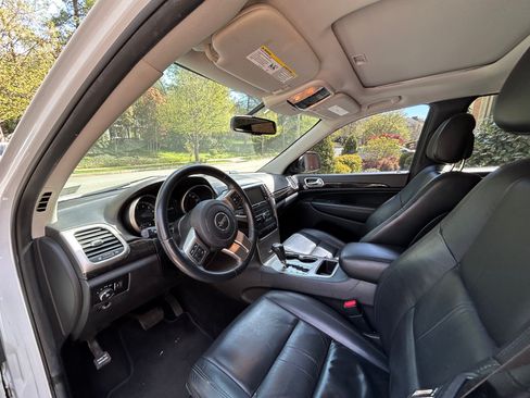 Used 2013 Jeep Grand Cherokee Laredo image 8