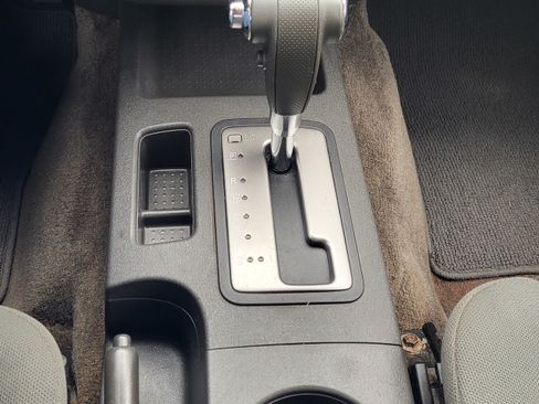 Used 2015 Nissan Frontier SV image 13