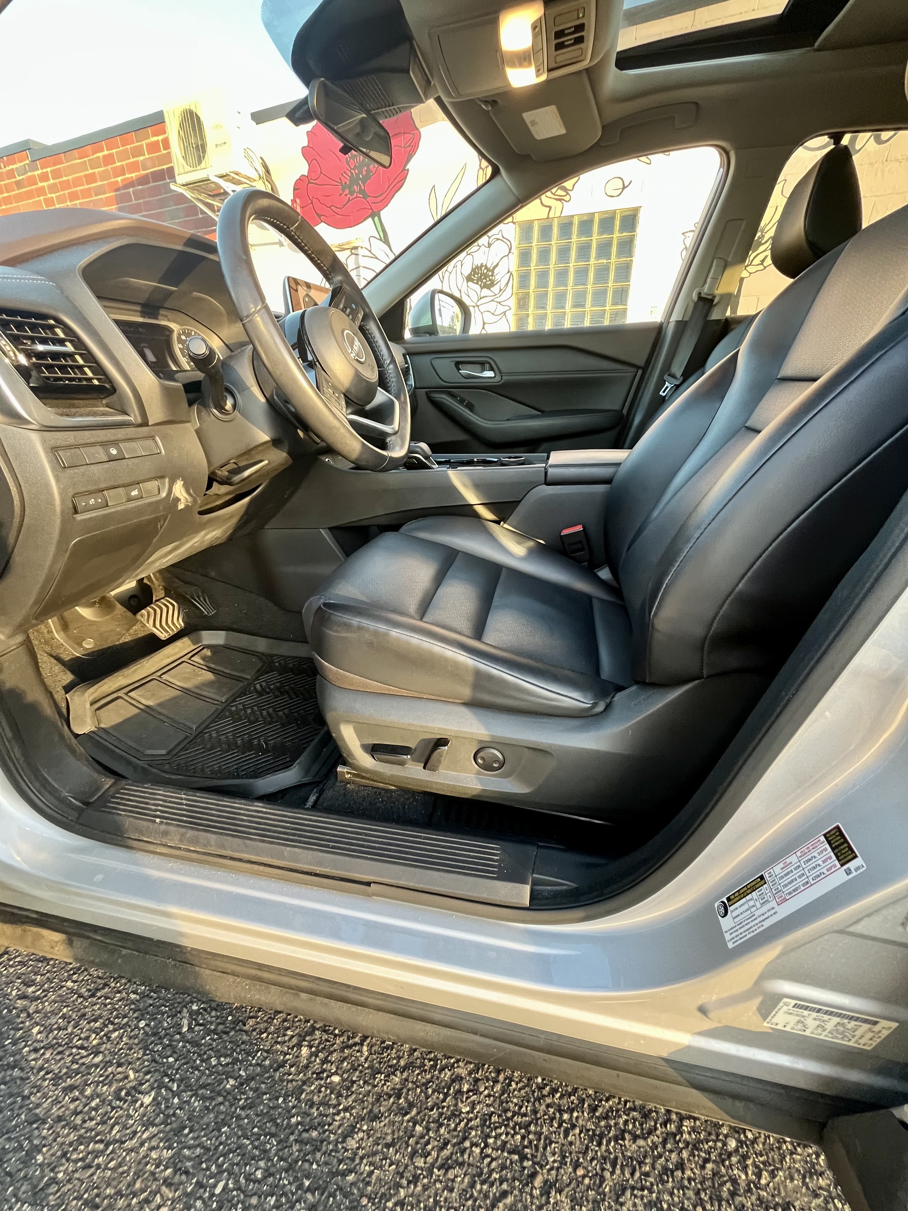 Used 2022 Nissan Rogue SV w/ SV Premium Package AWD/4WD image 14