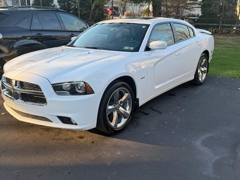 Used 2011 Dodge Charger R/T image 2
