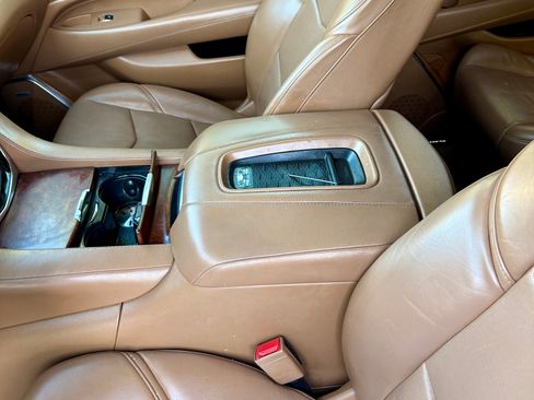 Used 2016 Cadillac Escalade Platinum AWD/4WD image 10