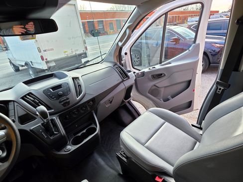Used 2019 Ford Transit 250 130 Low Roof image 9