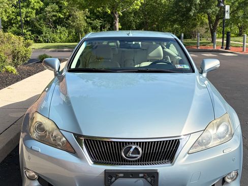 Used 2010 Lexus IS 250C RWD image 9