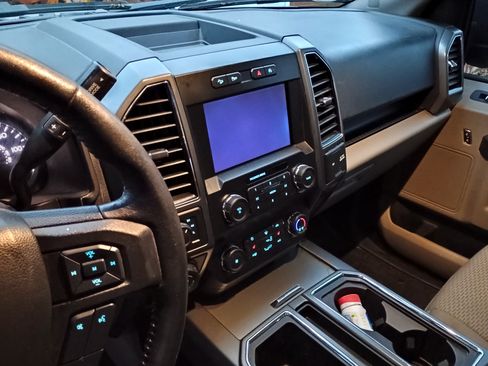 Used 2019 Ford F150 XLT w/ Equipment Group 302A Luxury image 8