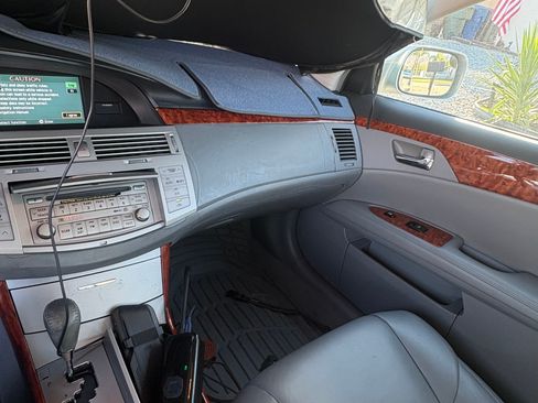 Used 2007 Toyota Avalon XLS image 10