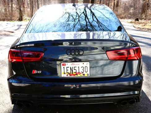 Used 2017 Audi S6 Premium Plus w/ S6 Sport Package image 8