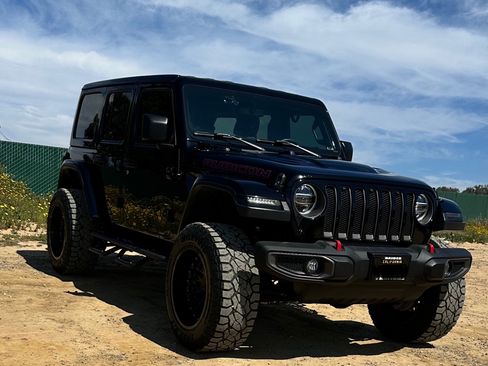 Used 2018 Jeep Wrangler Unlimited Rubicon image 2