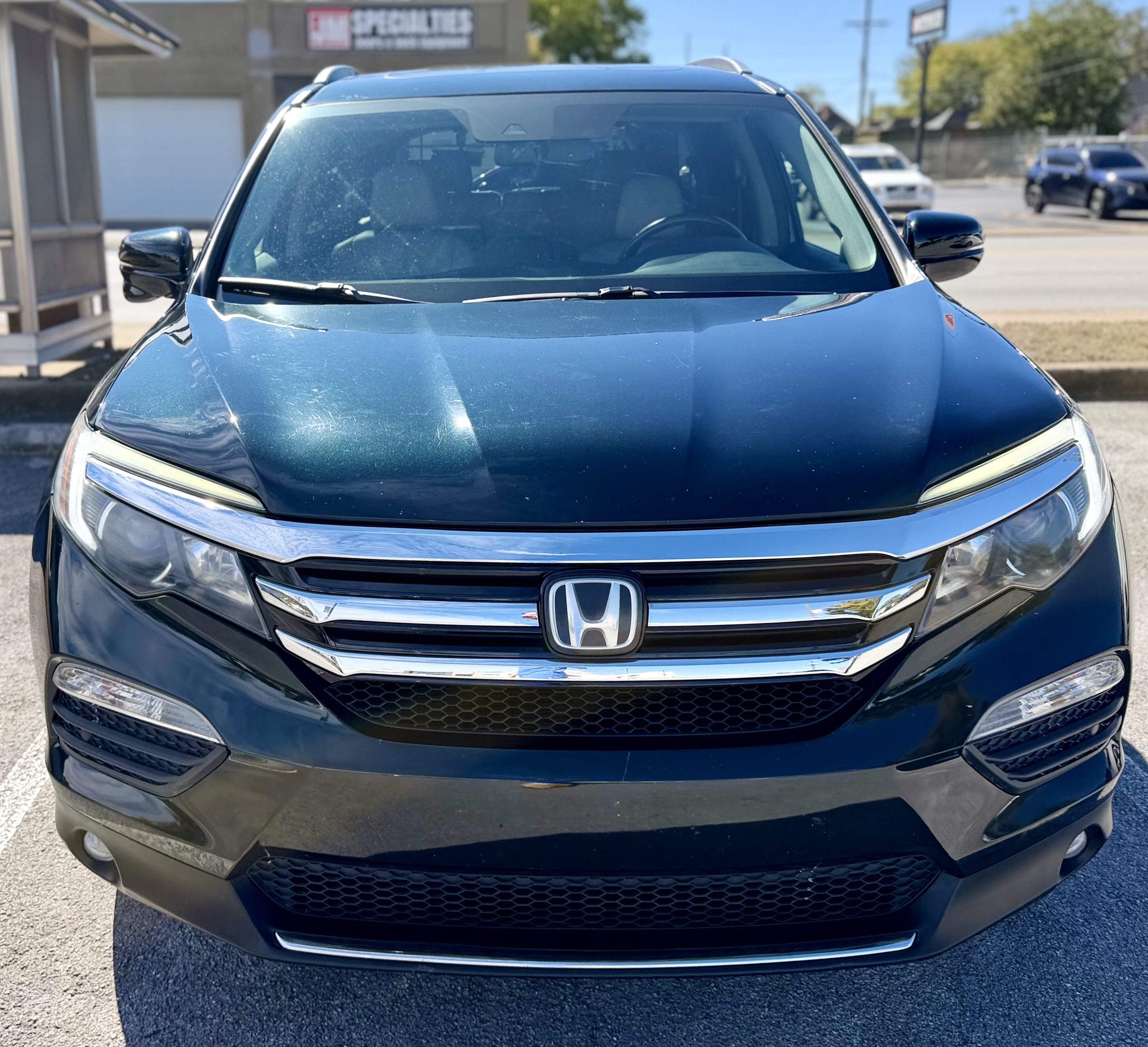Used 2017 Honda Pilot Touring image 4