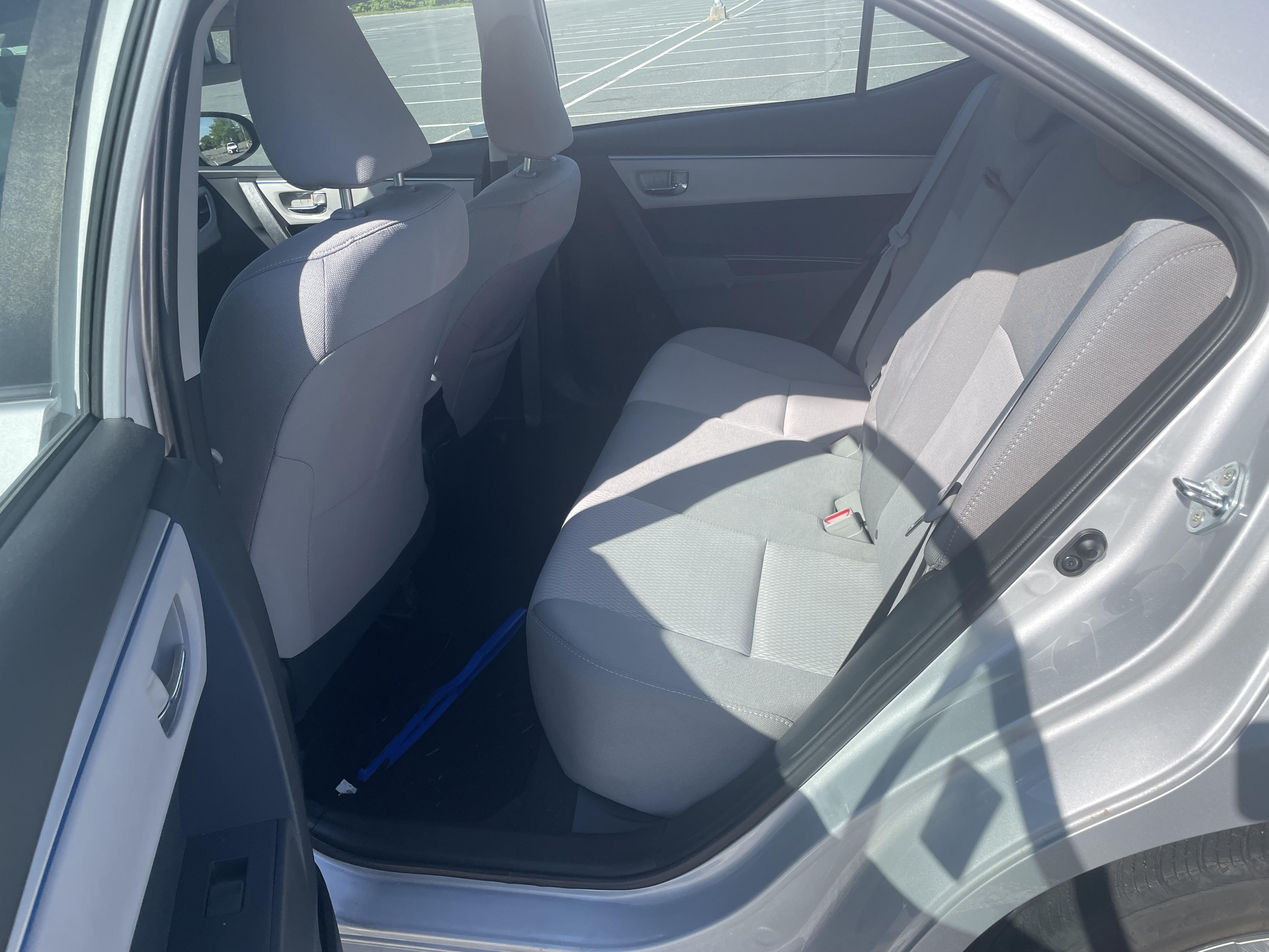 Used 2015 Toyota Corolla LE FWD image 6